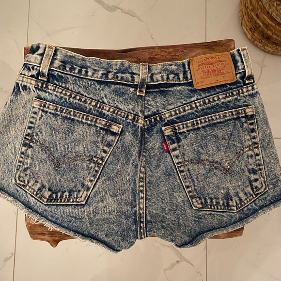 Levi’s acid wash cut off shorts - Picture 2 of 2